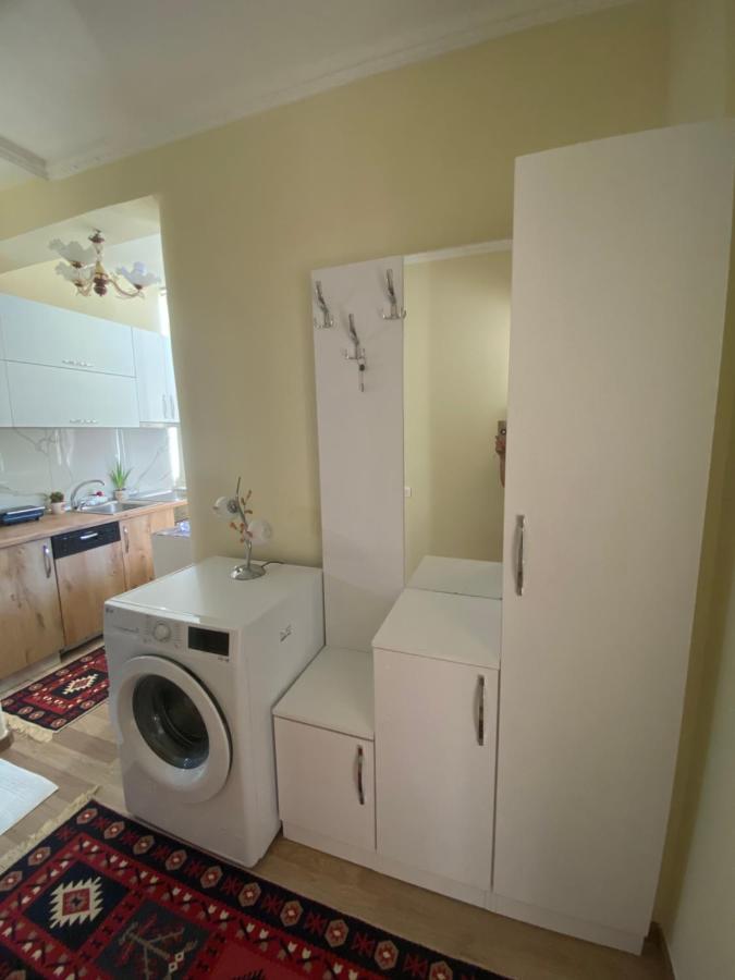 Evis House Leilighet Tiranë Eksteriør bilde