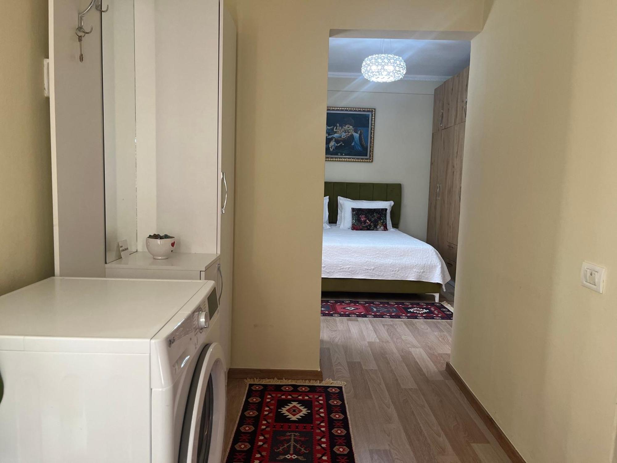Evis House Leilighet Tiranë Eksteriør bilde