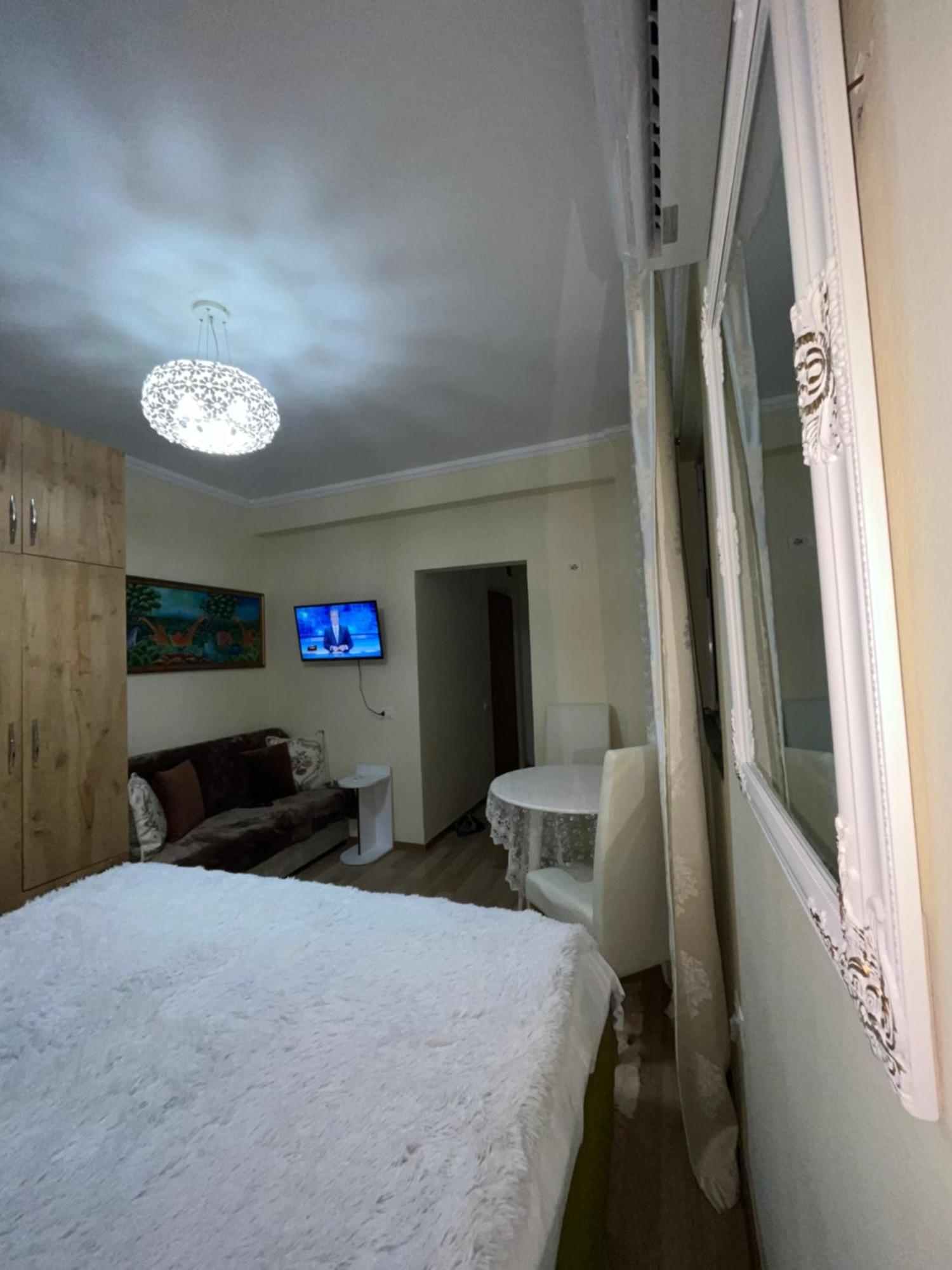 Evis House Leilighet Tiranë Eksteriør bilde