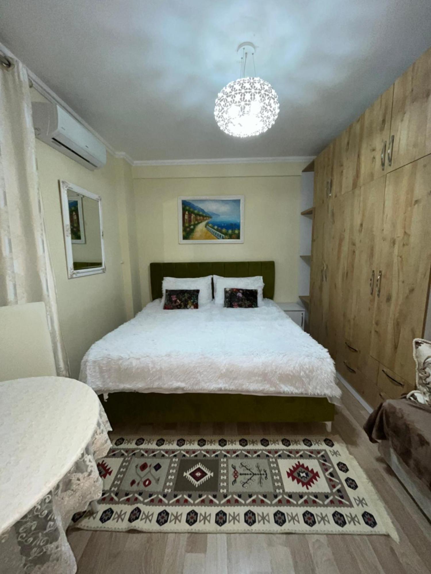 Evis House Leilighet Tiranë Eksteriør bilde