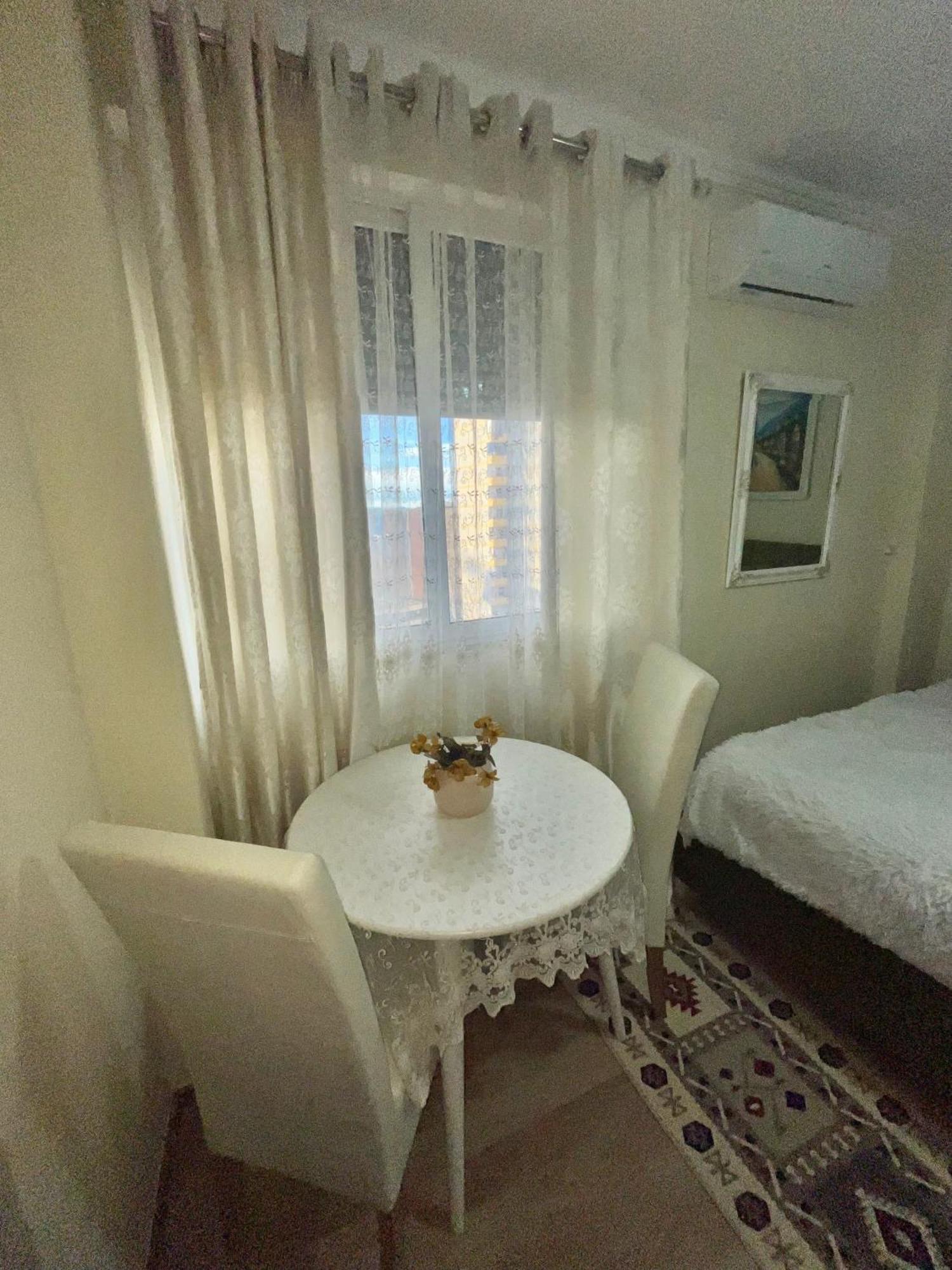 Evis House Leilighet Tiranë Eksteriør bilde